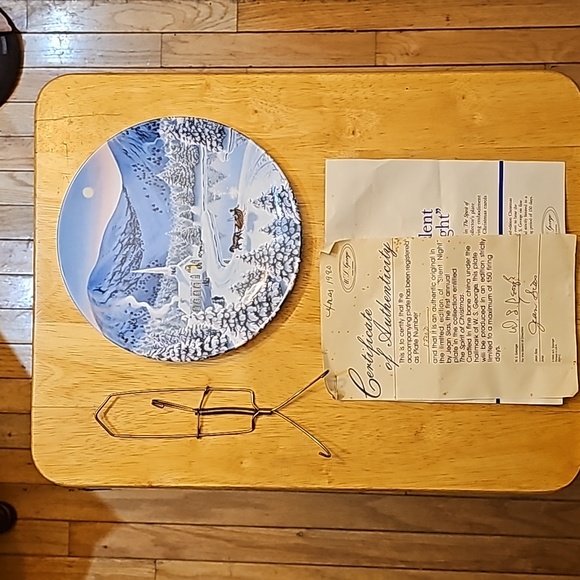 The Spirit of Christmas First issue "Silent Night " W.L. Geo Fine China - Picture 2 of 7